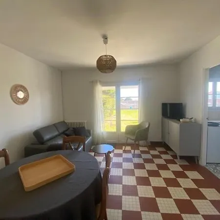 Casa vacanze Maison La Brée-les-bains, 3 Pièces, 4 Personnes - Fr-1-246a-93 La Brée-les-Bains