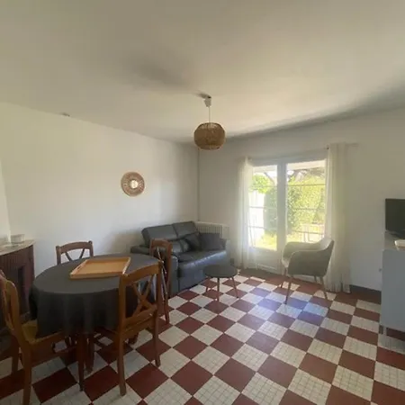 Casa vacanze Maison La Brée-les-bains, 3 Pièces, 4 Personnes - Fr-1-246a-93